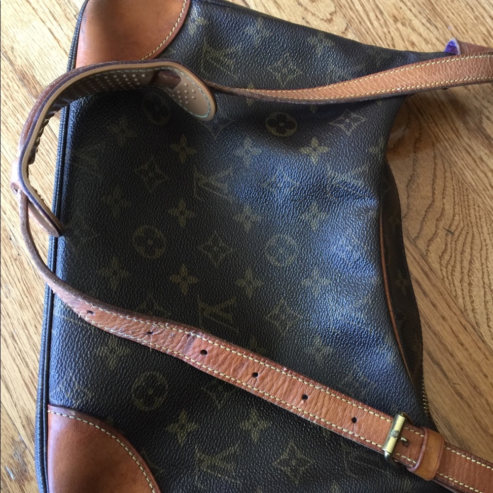 SOLD!! Authentic Louis Vuitton Boulonge 30 Purse - Picture 7 of 8